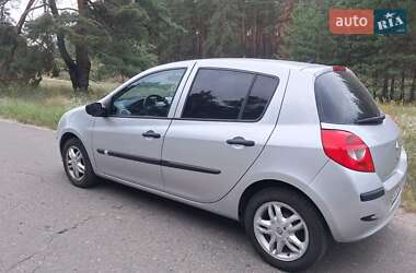 Хэтчбек Renault Clio 2007 в 