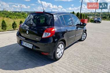 Хэтчбек Renault Clio 2012 в 