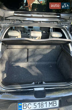 Хэтчбек Renault Clio 2011 в 