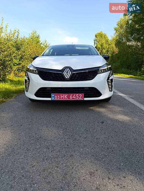 Хэтчбек Renault Clio 2023 в 