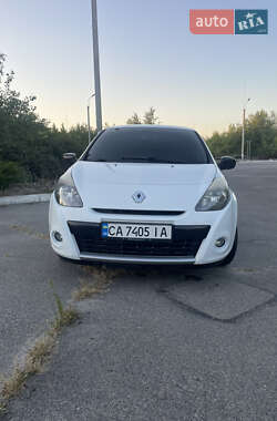 Хэтчбек Renault Clio 2010 в 