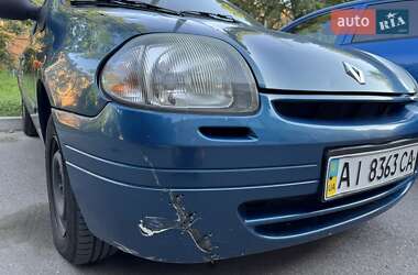 Хетчбек Renault Clio 2001 в 