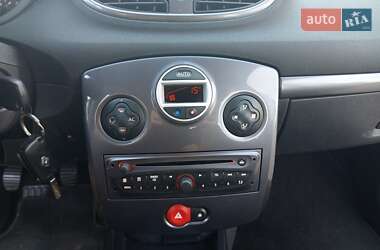 Универсал Renault Clio 2010 в 