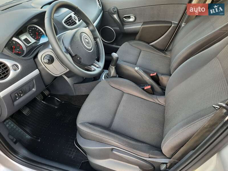 Универсал Renault Clio 2009 в Ровно фото 19 Универсал Renault Clio 2009 в Ровно