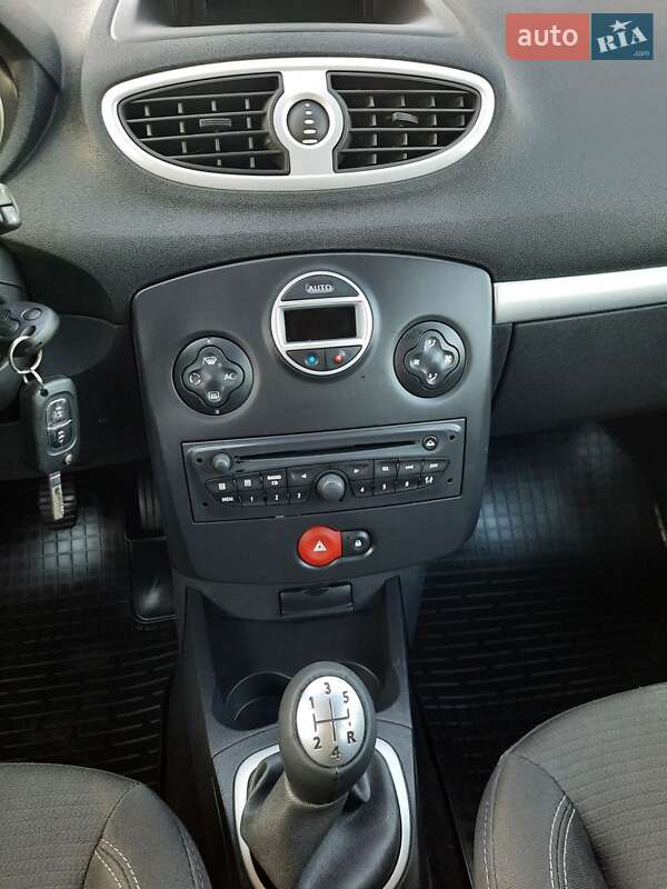 Универсал Renault Clio 2009 в Ровно фото 21 Универсал Renault Clio 2009 в Ровно