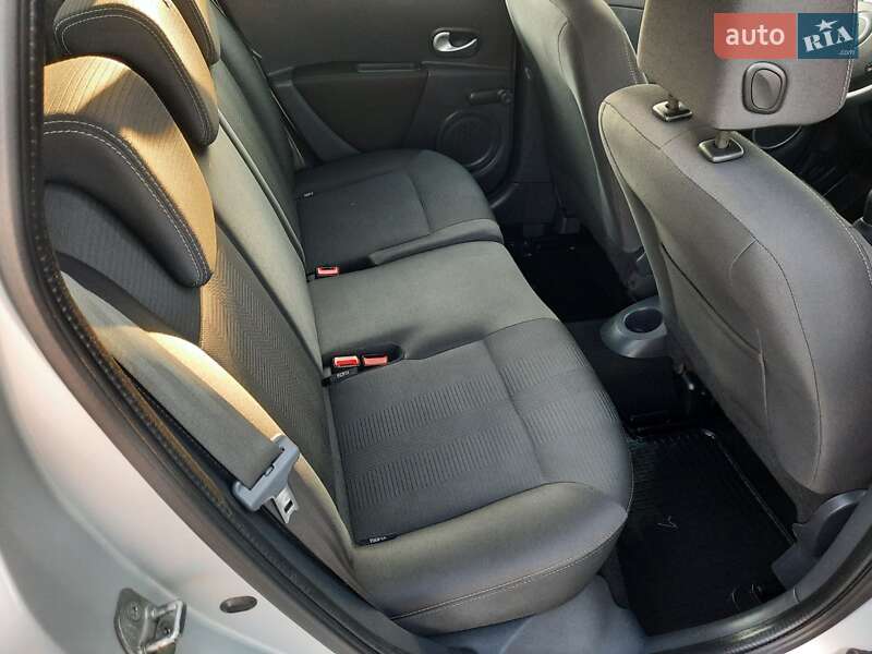 Универсал Renault Clio 2009 в Ровно фото 32 Универсал Renault Clio 2009 в Ровно