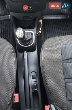 Хэтчбек Renault Clio 2012 в 