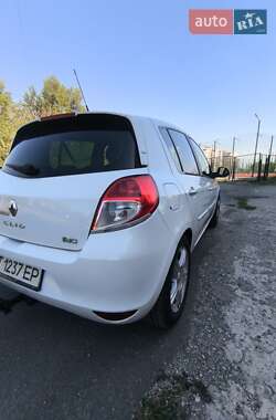 Хэтчбек Renault Clio 2012 в 