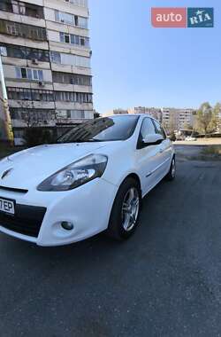 Хэтчбек Renault Clio 2012 в 