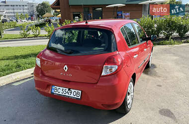 Хэтчбек Renault Clio 2009 в 