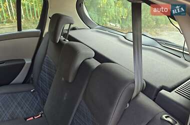 Хэтчбек Renault Clio 2006 в 