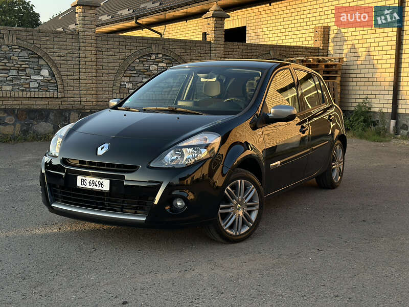 Хэтчбек Renault Clio 2012 в 
