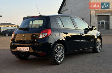 Хэтчбек Renault Clio 2012 в 