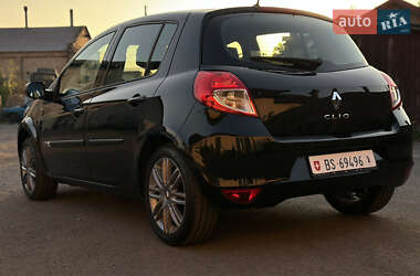 Хэтчбек Renault Clio 2012 в 