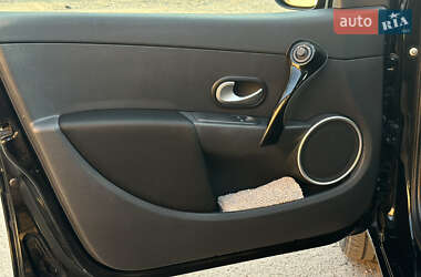 Хэтчбек Renault Clio 2012 в 