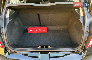 Хэтчбек Renault Clio 2012 в 