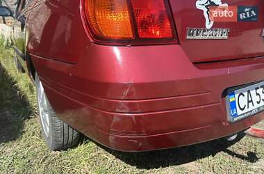 Хэтчбек Renault Clio 2001 в 