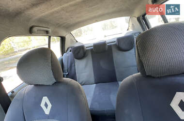 Седан Renault Clio 2005 в 