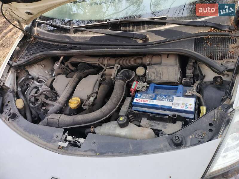 Хэтчбек Renault Clio 2011 в Днепре
