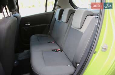 Хэтчбек Renault Clio 2009 в 