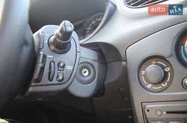 Хэтчбек Renault Clio 2009 в 