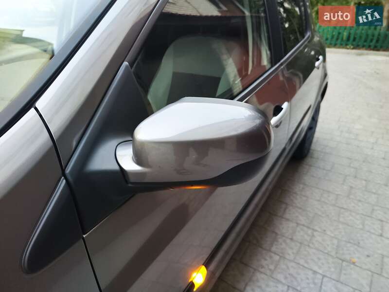 Хэтчбек Renault Clio 2011 в Львове