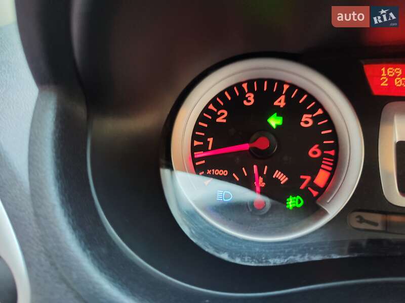 Хэтчбек Renault Clio 2011 в Львове