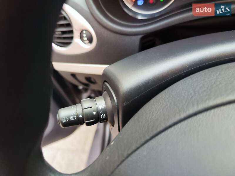 Хэтчбек Renault Clio 2011 в Львове