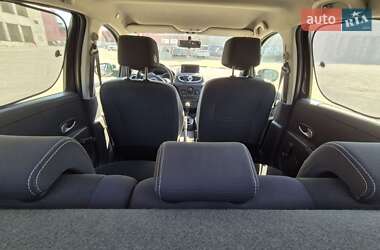 Хэтчбек Renault Clio 2009 в 
