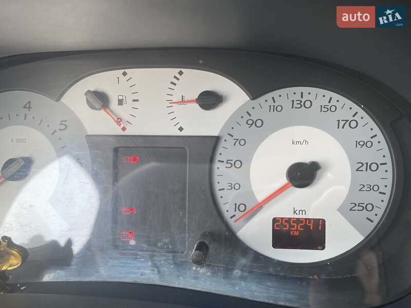 Седан Renault Clio 2006 в Калуші фото 5 Седан Renault Clio 2006 в Калуші