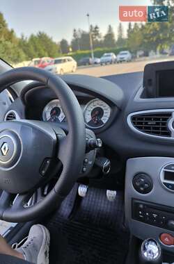 Хэтчбек Renault Clio 2011 в 