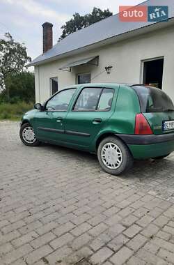 Хэтчбек Renault Clio 2000 в 