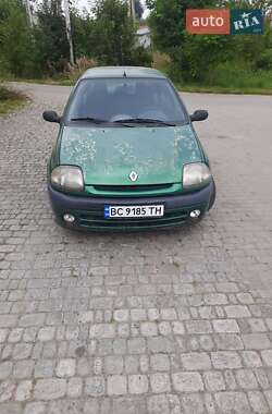 Хэтчбек Renault Clio 2000 в 