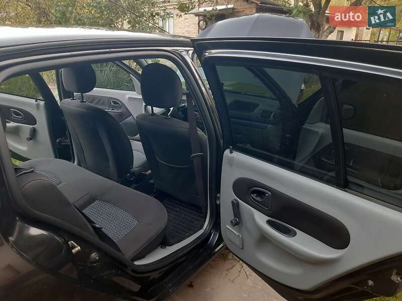 Седан Renault Clio 2008 в Бучі