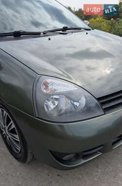 Седан Renault Clio 2006 в 