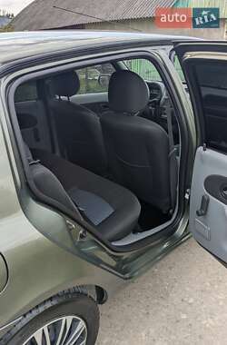 Седан Renault Clio 2006 в 