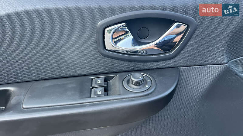 Универсал Renault Clio 2014 в Ровно фото 15 Универсал Renault Clio 2014 в Ровно