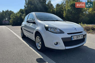 Хэтчбек Renault Clio 2010 в 