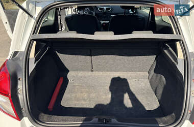 Хэтчбек Renault Clio 2010 в 