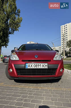 Хэтчбек Renault Clio 2009 в 
