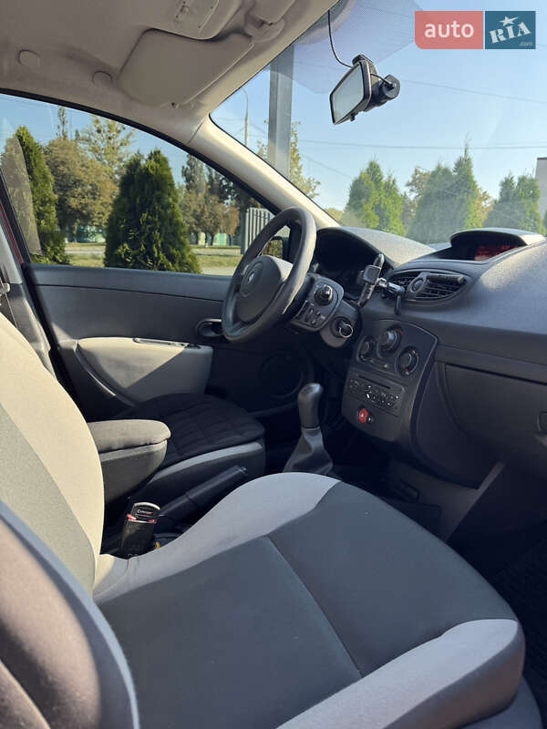 Хэтчбек Renault Clio 2009 в Харькове фото 8 Хэтчбек Renault Clio 2009 в Харькове