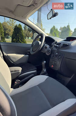 Хэтчбек Renault Clio 2009 в 