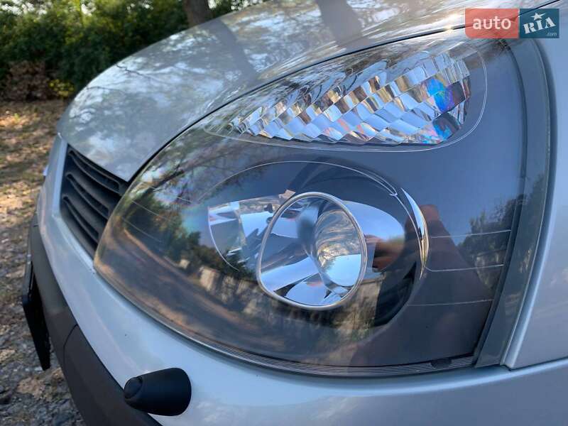 Хэтчбек Renault Clio 2004 в Киеве фото 14 Хэтчбек Renault Clio 2004 в Киеве