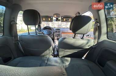 Хэтчбек Renault Clio 2004 в 