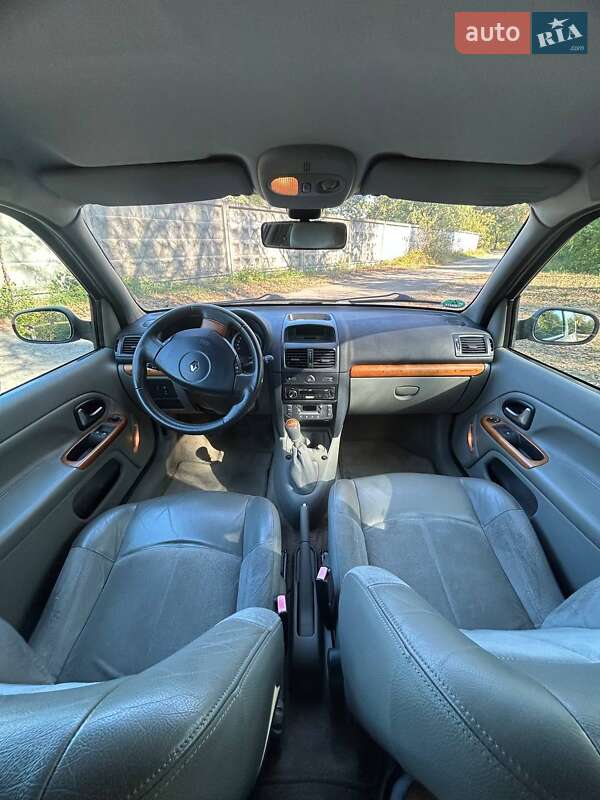 Хэтчбек Renault Clio 2004 в Киеве фото 25 Хэтчбек Renault Clio 2004 в Киеве