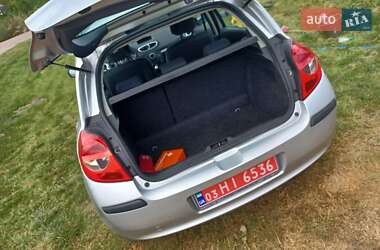 Хетчбек Renault Clio 2006 в 