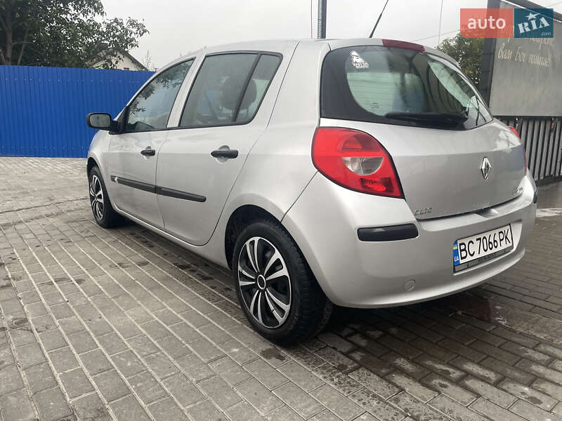 Хэтчбек Renault Clio 2008 в Жовкве