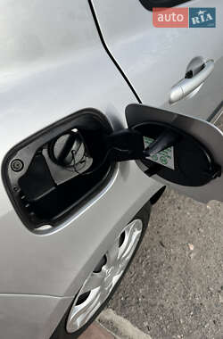 Хетчбек Renault Clio 2006 в 