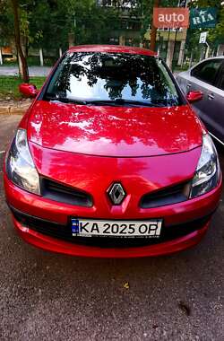 Хэтчбек Renault Clio 2007 в 