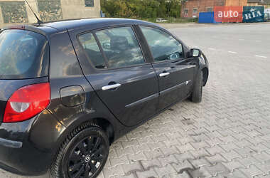 Хэтчбек Renault Clio 2008 в 
